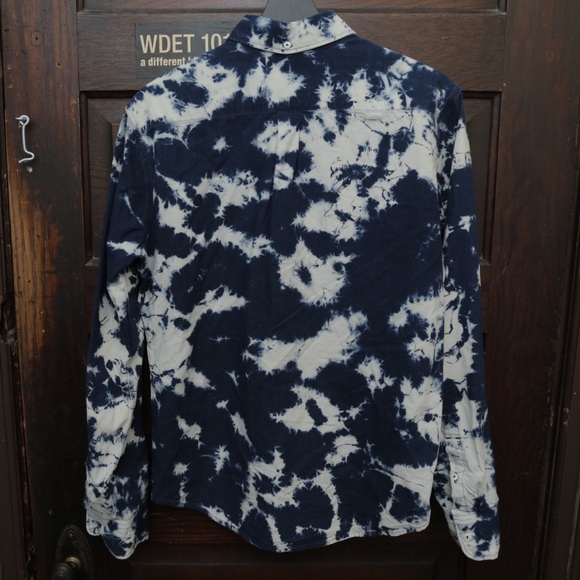 Levi's Bleach Pattern Button Up - Picture 4 of 4